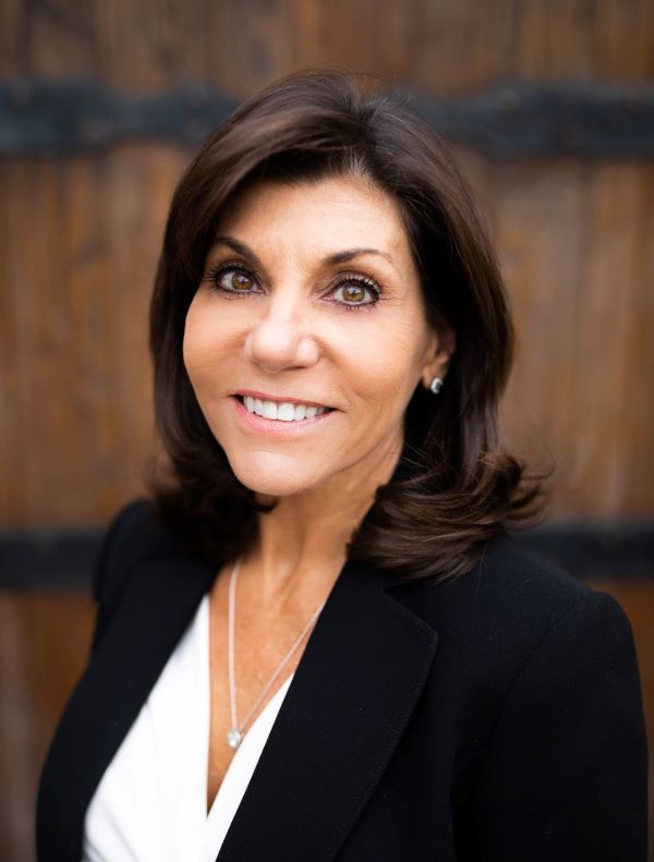 Rivera-Headshot-2019-600